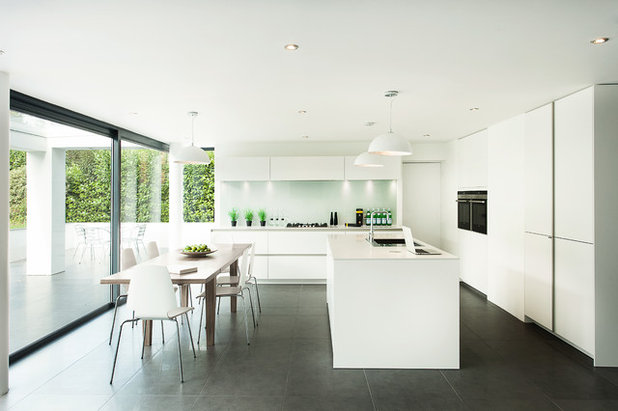 Modern Kitchen by The Myers Touch