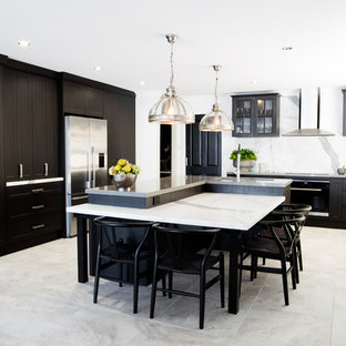Innovative Entertainer's Kitchen