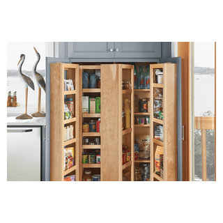 https://st.hzcdn.com/fimgs/pictures/kitchens/innovative-pantry-storage-merillat-img~168123bf0c939745_2492-1-5c09a1f-w320-h320-b1-p10.jpg