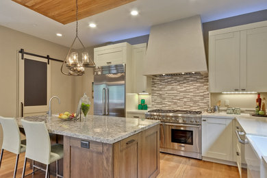 Transitional kitchen photo in San Francisco