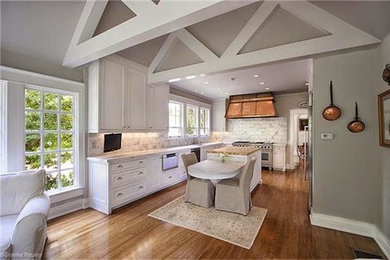 This is an example of a traditional kitchen in Portland.