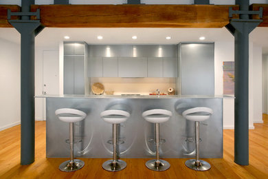 Kitchen - cottage kitchen idea in Tampa