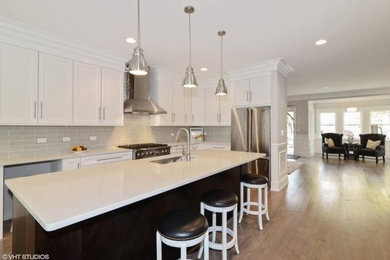 Example of a trendy kitchen design in Chicago