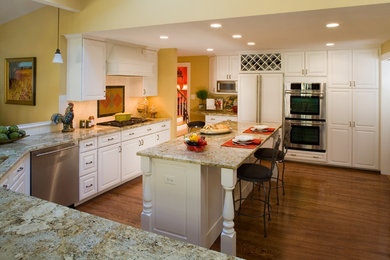 Example of a farmhouse kitchen design in Boston