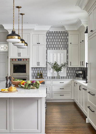 Traditional Kitchen by Atlanta Remodeling & Construction