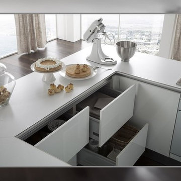 Italian kitchen cabinets by EffeQuattro Cucine Model - RAY