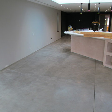 ITS AN INDUSTRIAL LOOKING POLISHED CONCRETE EFFECT FLOORING FOR YORK PROPERTY