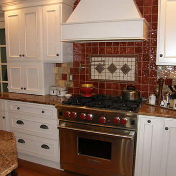 Ivory Cabinets with Bordeaux Granite Top