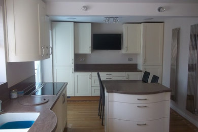 Ivory Shaker kitchen in Rayleigh