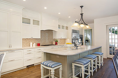 Inspiration for a craftsman kitchen remodel in San Diego