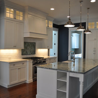 Example of a classic kitchen design in Charleston