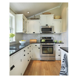 Jamestown Residence Kitchen Traditional Kitchen Providence By   Jamestown Residence Kitchen Union Studio Architecture And Community Design Img~b76174860edd26dd 3270 1 C295a09 W320 H320 B1 P10 