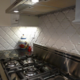 Example of a classic kitchen design in New York