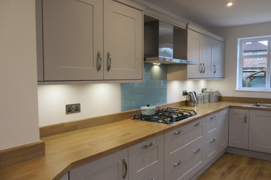 Photo of a traditional kitchen in Manchester.