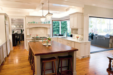 Inspiration for a country kitchen remodel in Raleigh