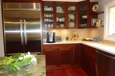 This is an example of a classic kitchen in Hawaii.