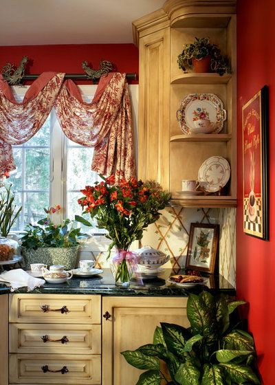 Traditional Kitchen by Karla Trincanello, CID, Interior Decisions, Inc.