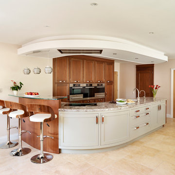 Kensington | Open-Plan Living With A Curved Island.