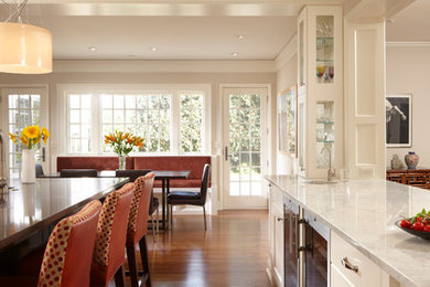 This is an example of a contemporary kitchen in Minneapolis.