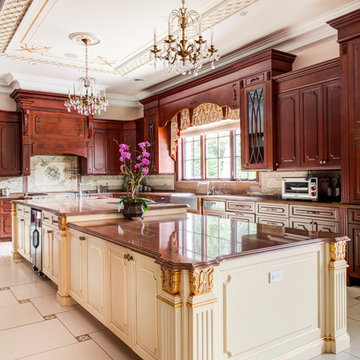 Kings Point Residence: Traditional Custom Kitchen & Millwork