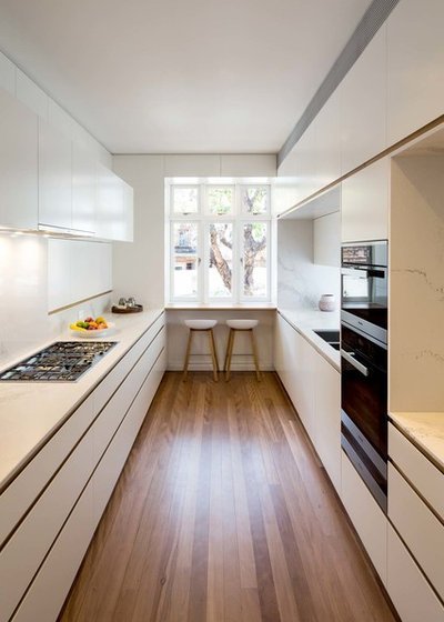 Contemporary Kitchen by Kreis Grennan Architecture