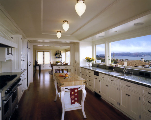 Traditional Kitchen by ACANTHUS Architecture & Design, San Francisco, CA