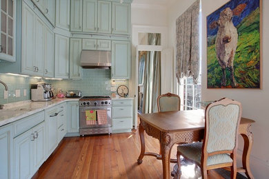 Inspiration for a country kitchen in New Orleans.