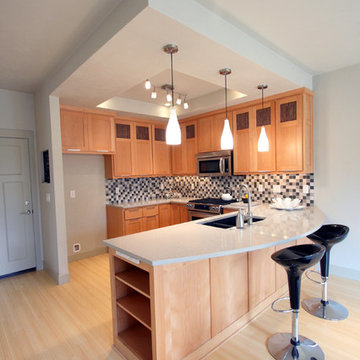Kitchen & Breakfast Bar area