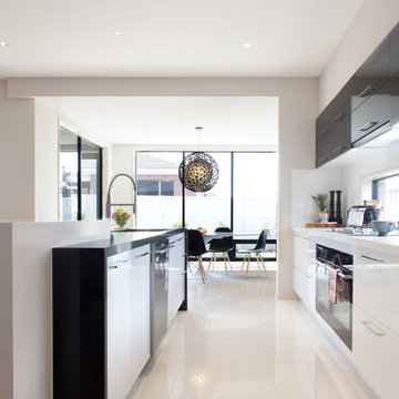 Kitchen & Dining