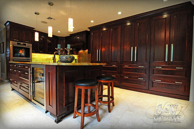 Inspiration for a classic kitchen in Orlando.