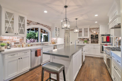 Example of a kitchen design in San Francisco