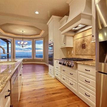 Kitchen Backsplash & Gas Cooktop : The Daybreak - Super Ranch w/ Daylight Baseme