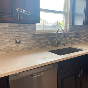 KITCHEN - Backsplash - Linear Mosaic Glass Clear and Gray Tones