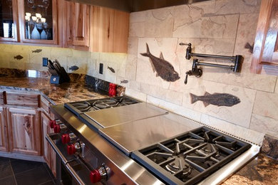 ソルトレイクシティにあるエクレクティックスタイルのおしゃれなキッチンの写真