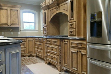 Example of an arts and crafts kitchen design in Minneapolis