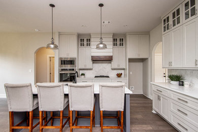 Inspiration for a craftsman kitchen remodel in Dallas