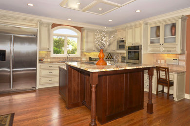 Kitchen Cabinets Ivory Clean Glaze with Stained Island