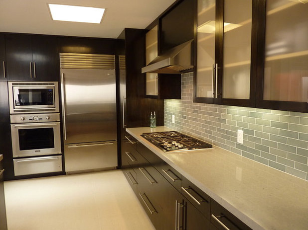Modern Kitchen by AT6 Design Build
