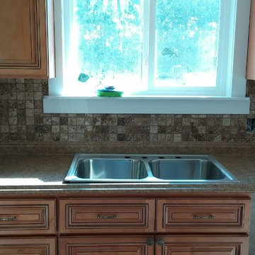 Kitchen Counter Tile Backsplash