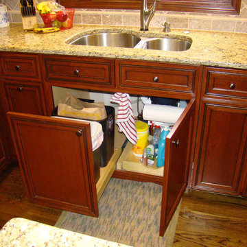 Kitchen Counters/Cabinets