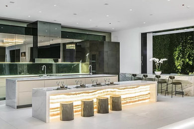 Example of a minimalist kitchen design in Los Angeles