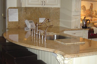 Example of an arts and crafts kitchen design in Philadelphia