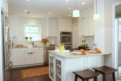 Elegant kitchen photo in Dallas