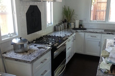 Inspiration for a cottage kitchen remodel in Sacramento