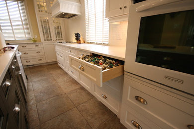 Ornate kitchen photo in Ottawa