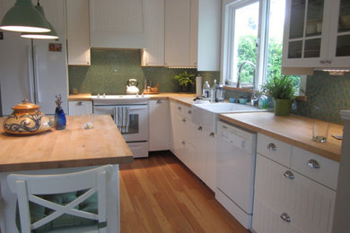 Example of a cottage kitchen design in Vancouver