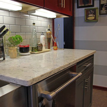 Kitchen Design: Dura Supreme Cabinetry, Viatera Rococo Quartz Counter