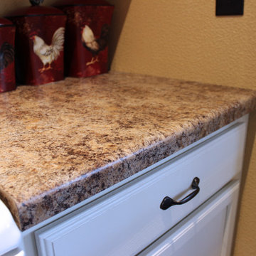 Kitchen Design: Mid Continent Cabinetry, Formica Butterum Granite-look Counter