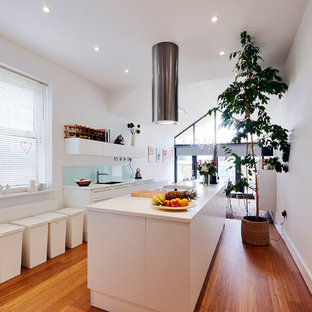 75+ Küchen mit Speckstein-Arbeitsplatte und Bambusparkett Ideen