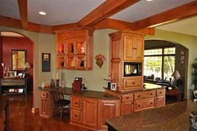 Example of a classic kitchen design in Milwaukee